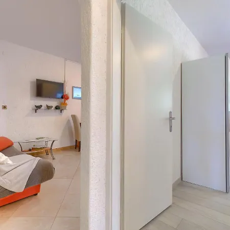 Lili-2 By Interhome Апартаменты *