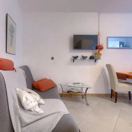 Apartman Lili-2 By Interhome Kukci