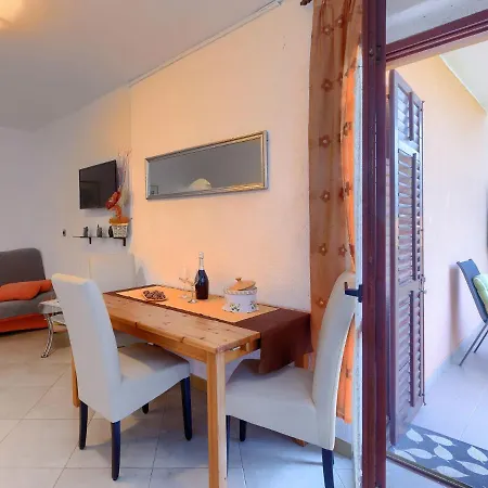 Lili-2 By Interhome Kukci